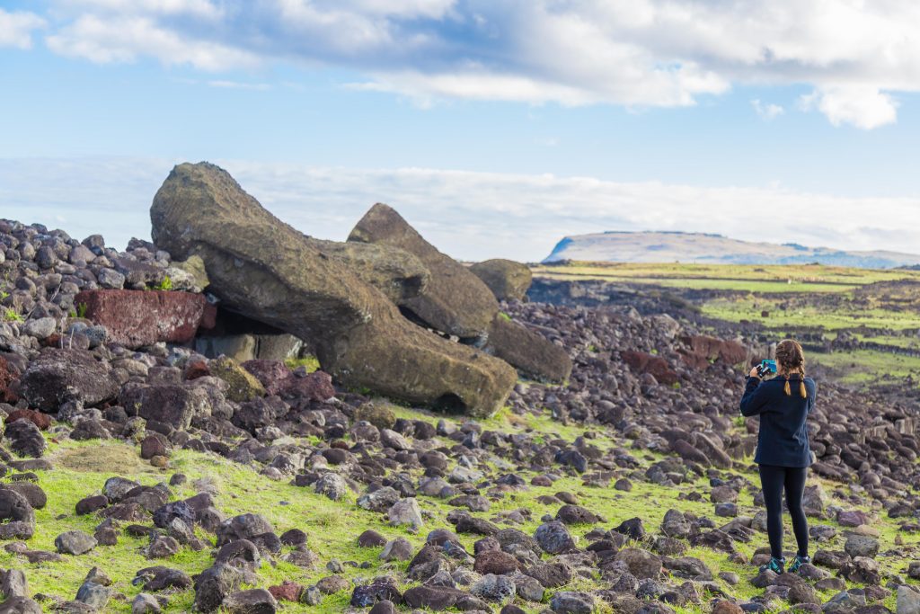 Moai derrubados em Rapa Nui