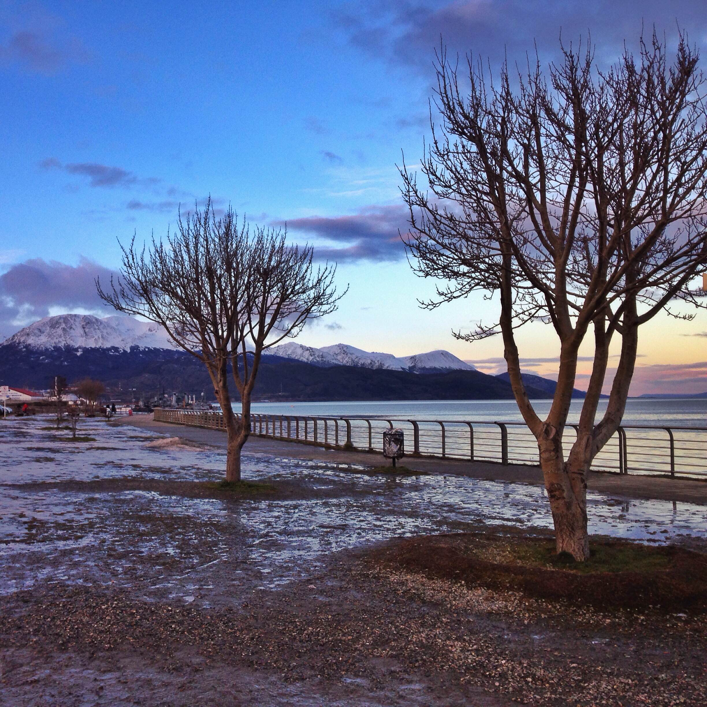 Serras De Neve Em Ushuaia. Terra Do Fogo. Foto de Stock - Imagem