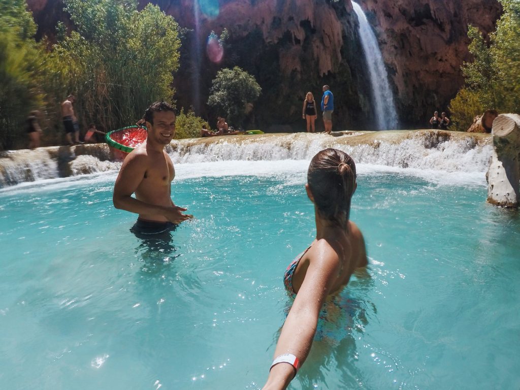nadando na Havasu Falls