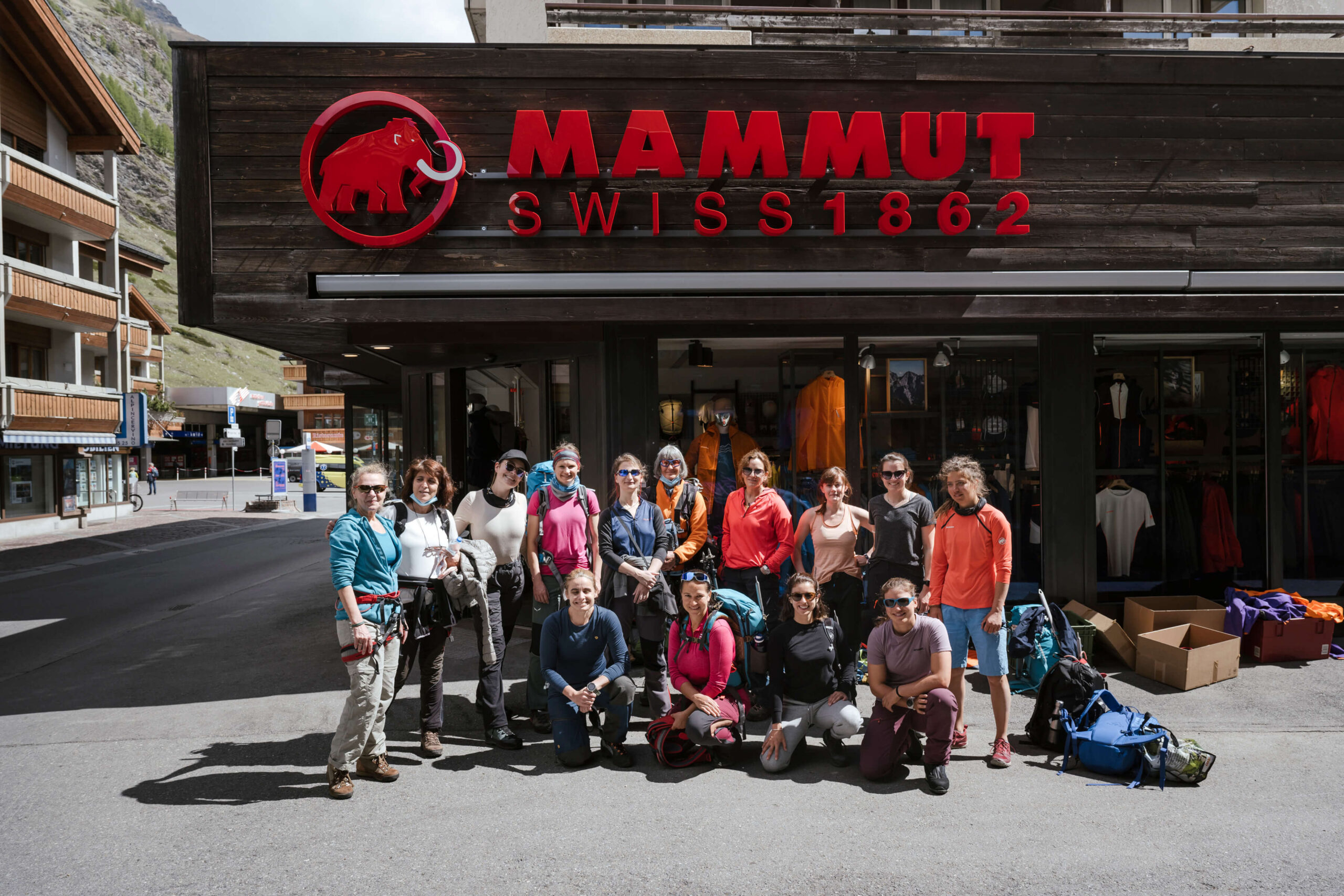 Loja da mammut em Zermatt e nosso grupo