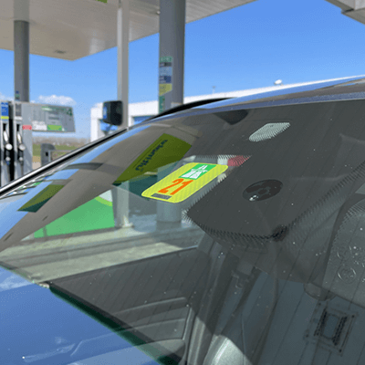 adesivo vignette da suiça colado em carro